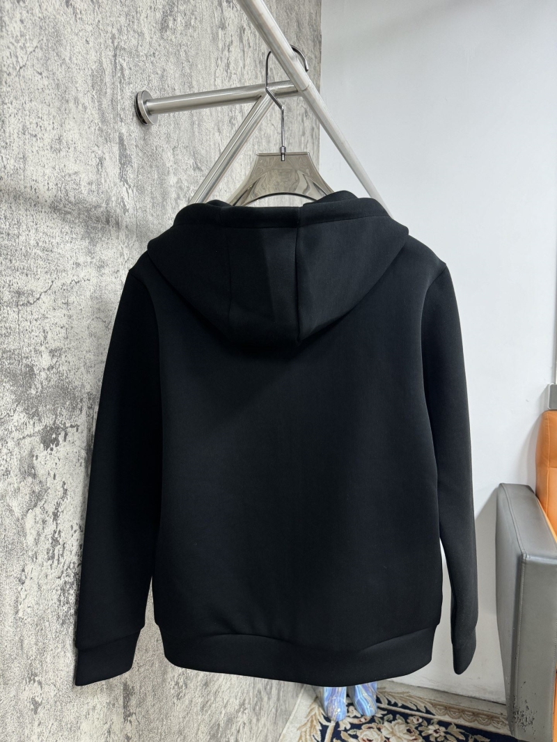 Pra*a outwear